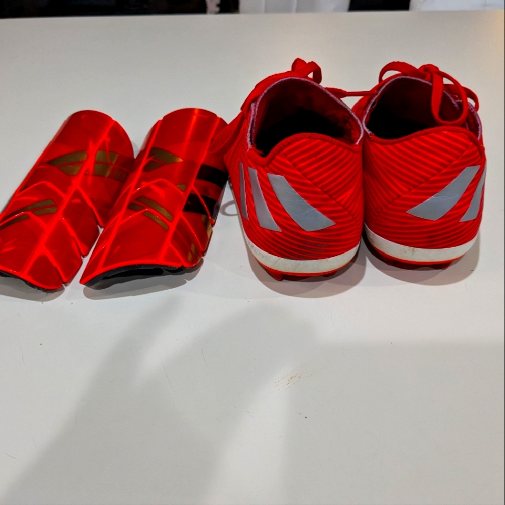 Women's cleats with matching shin pads